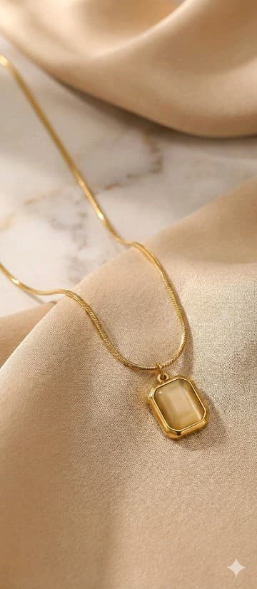 BEIGE STONE NECKCHAIN